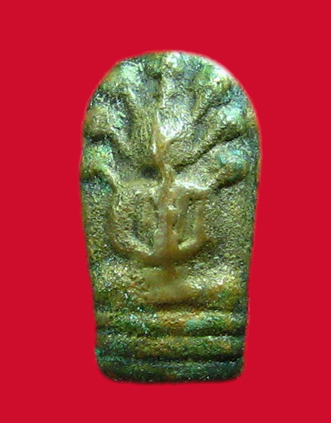 พระปรกใบมะขาม สมเด็จนวมวัดอนงค์ สามชั้นแตกนิยมสุด